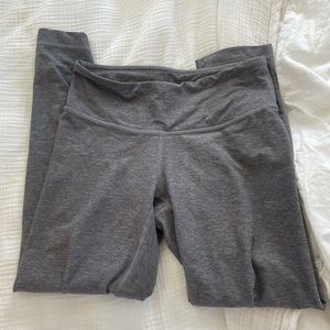 Grey Lululemon cropped wonder under leggings